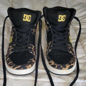 Girls DC High Top sneakers